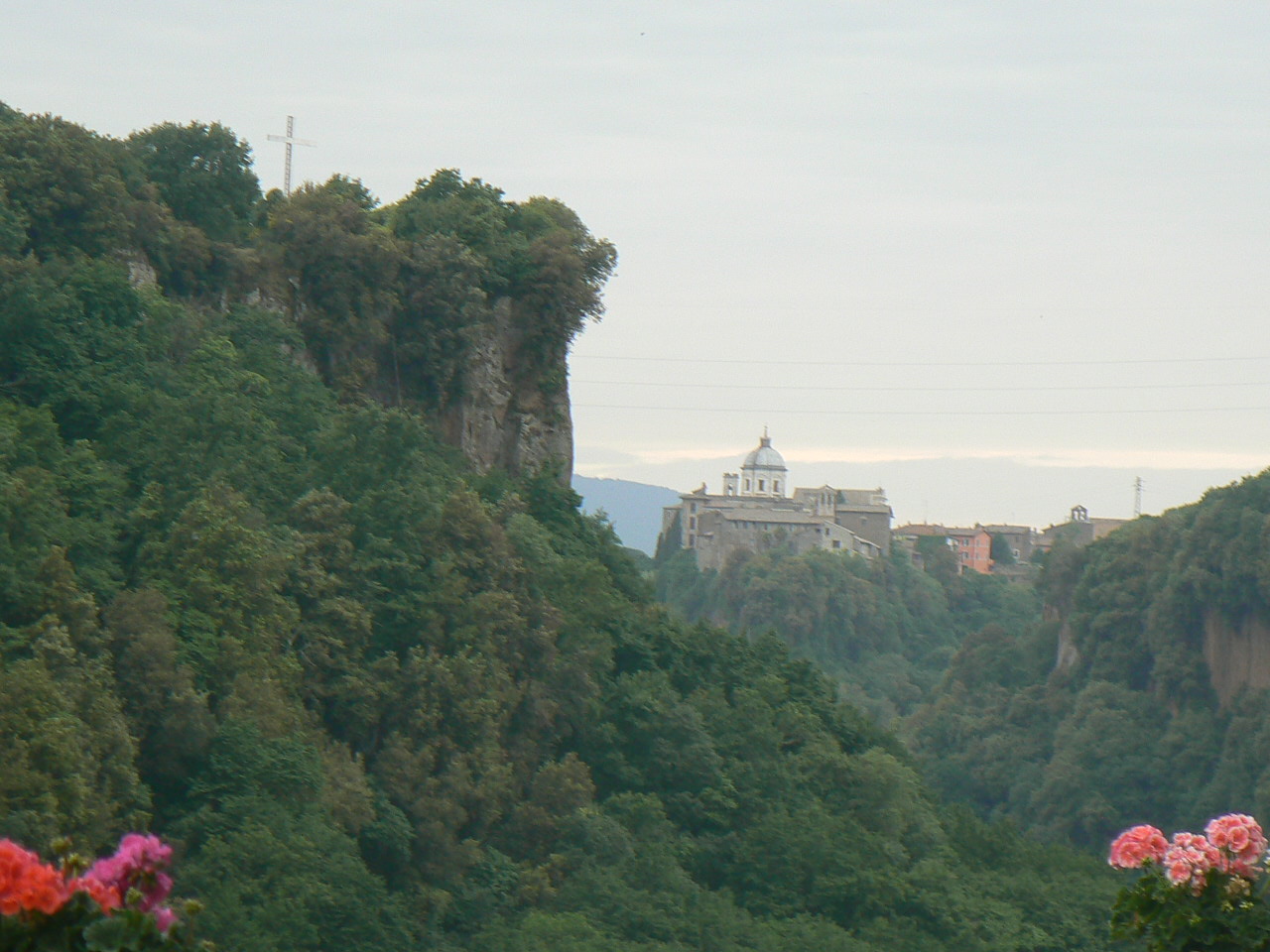 Santuario di Castel Sant’Elia con Nepi sullo sfondo