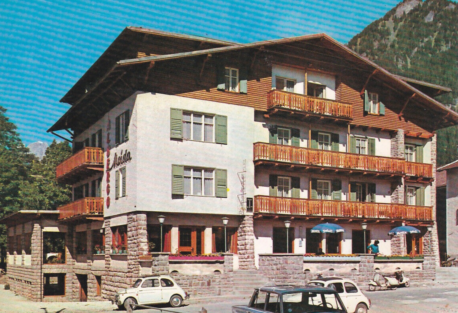 243TNpozzadifassa.jpg