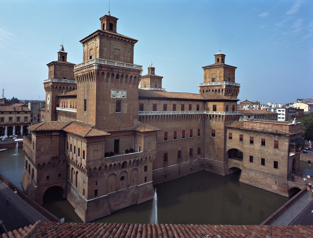 FERRARA-FOTO-03-Castello-Estense.jpg