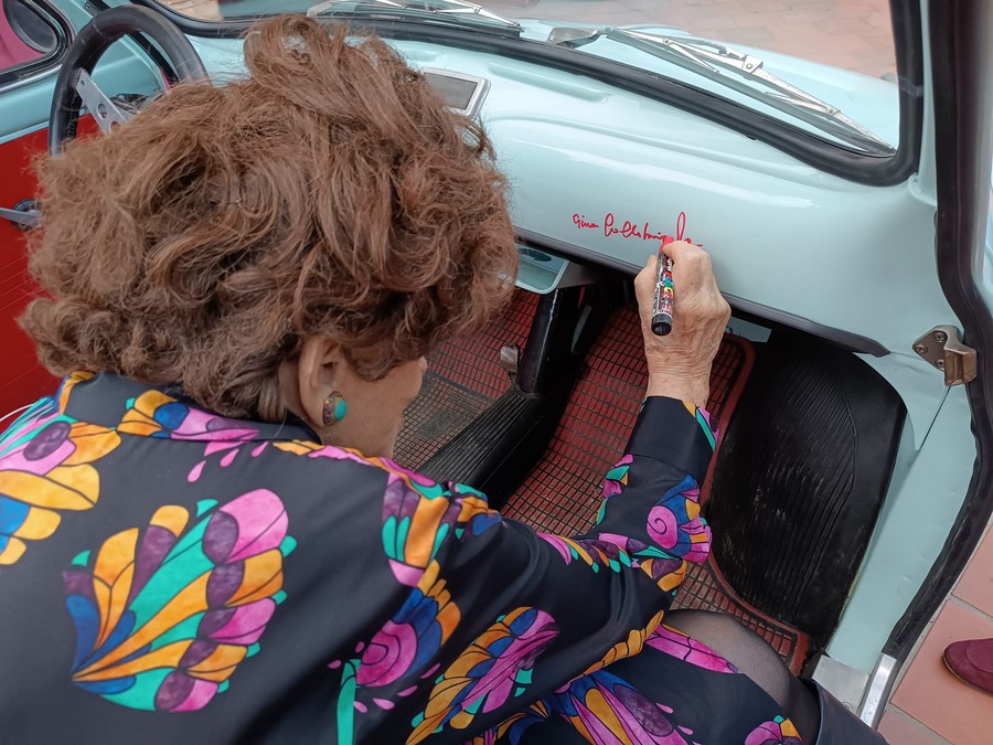 lollobrigida_fiat500_4.jpg