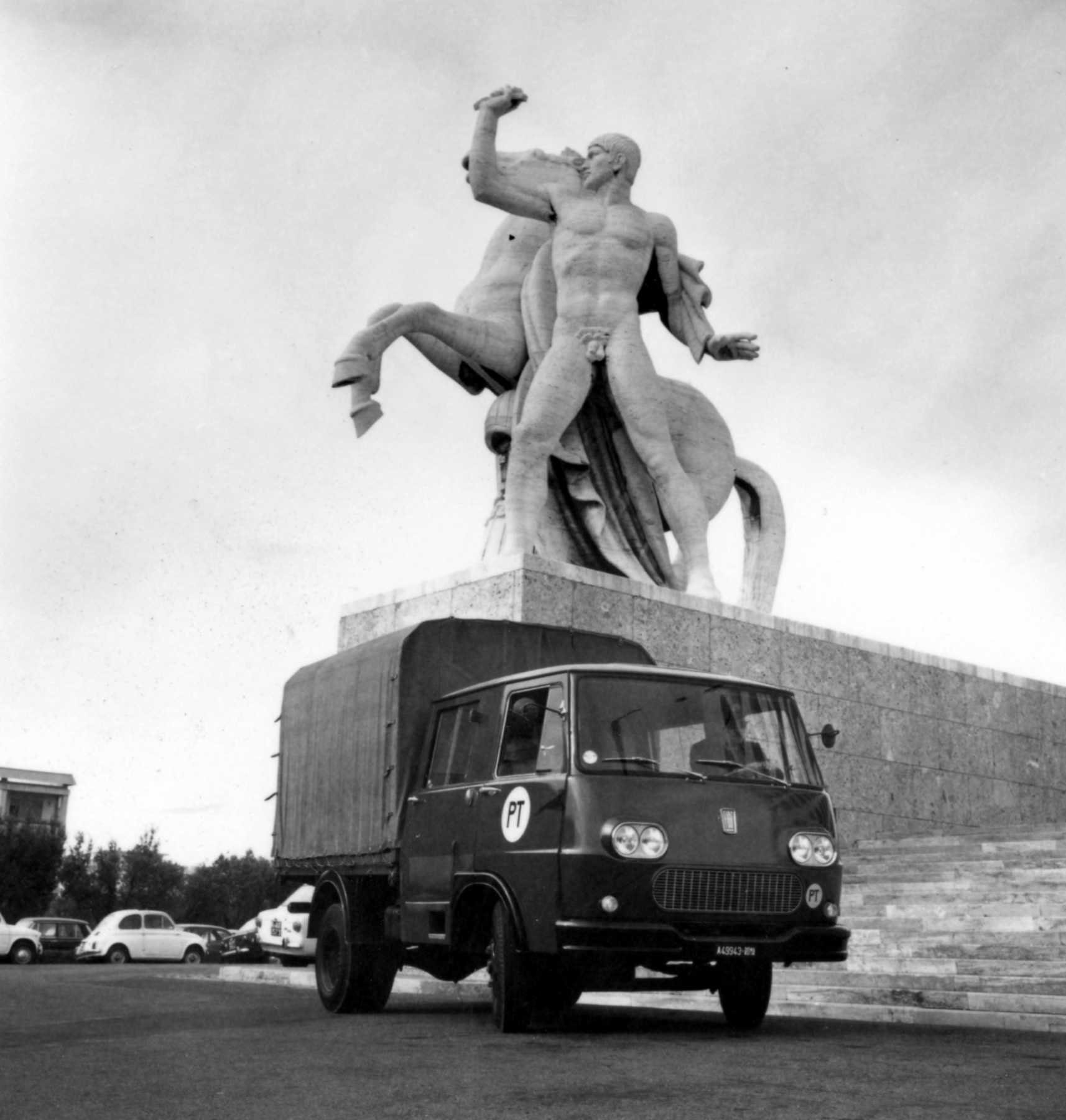 1965-Roma-furgone-allEUR.jpg
