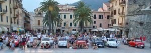 Le 500 in Piazza della Vittoria a Ceriale