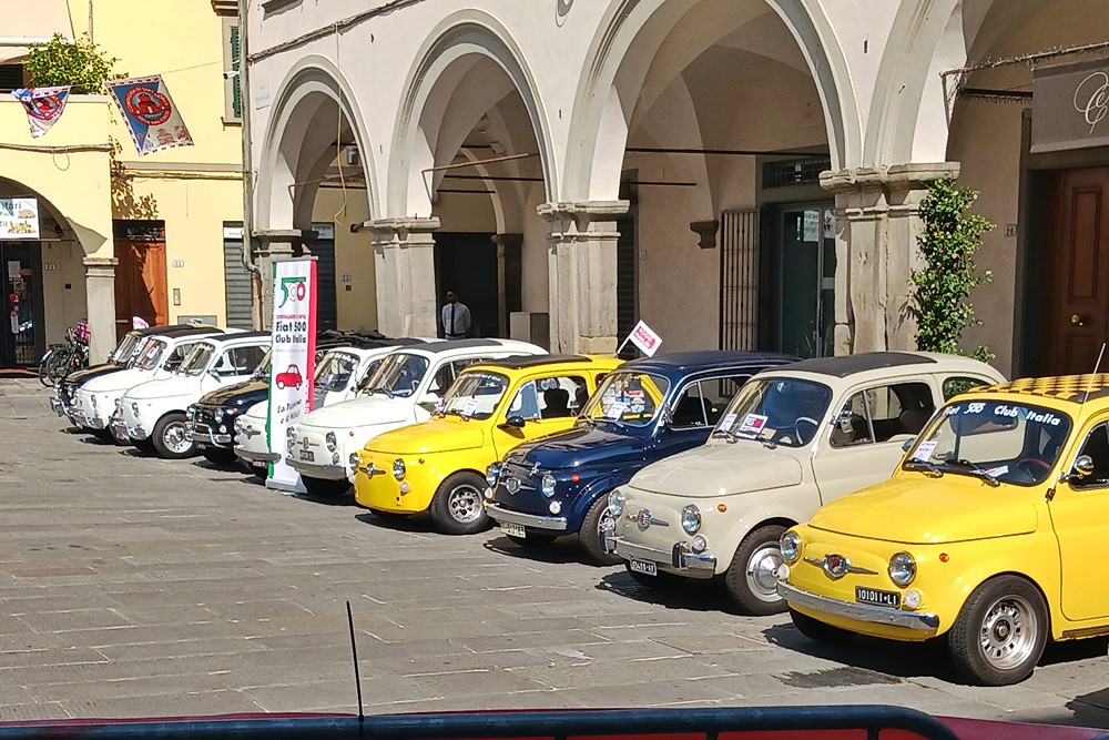 Le 500 per il passaggio della Mille Miglia ad Empoli