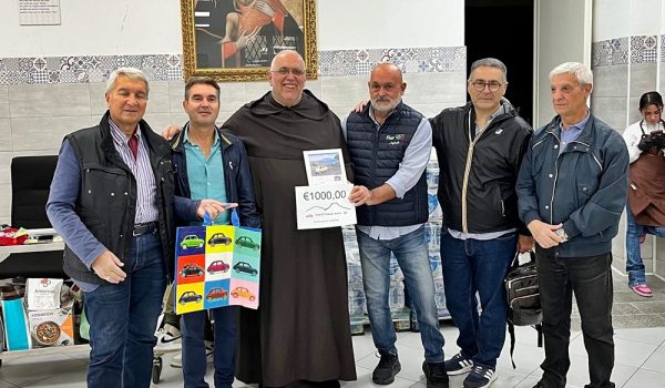 I Coordinamenti di Napoli consegnano la donazione a Padre Francesco