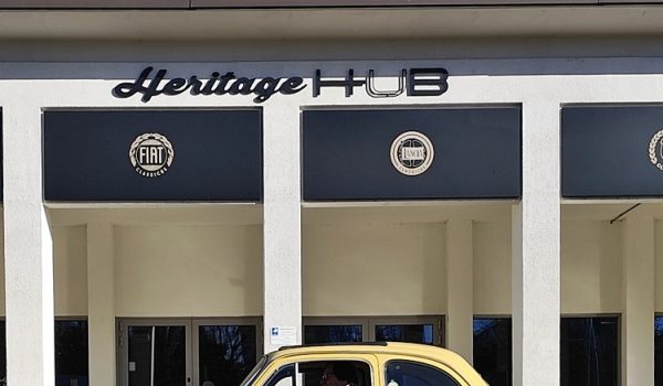 Visita alla mostra sulla 500 all'HUB Stellantis