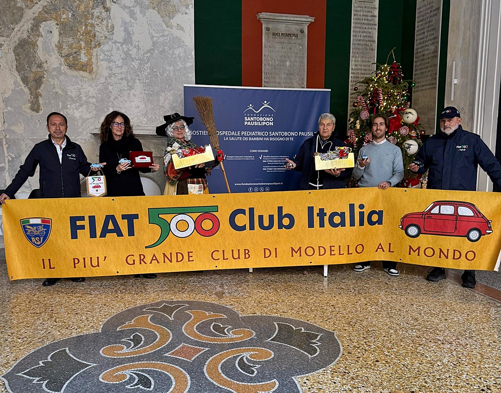 Consegna dei modellini alla "Santobono-Pausillipon"
