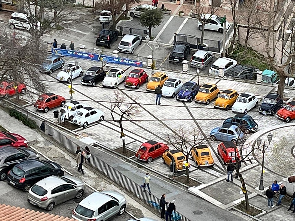 Donne in 500 a Cusano Mutri