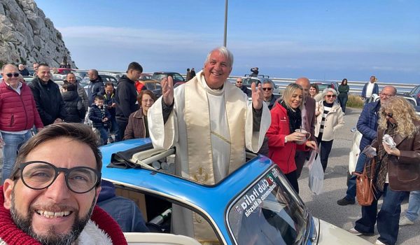 Le 500 salgono al Monte Pellegrino